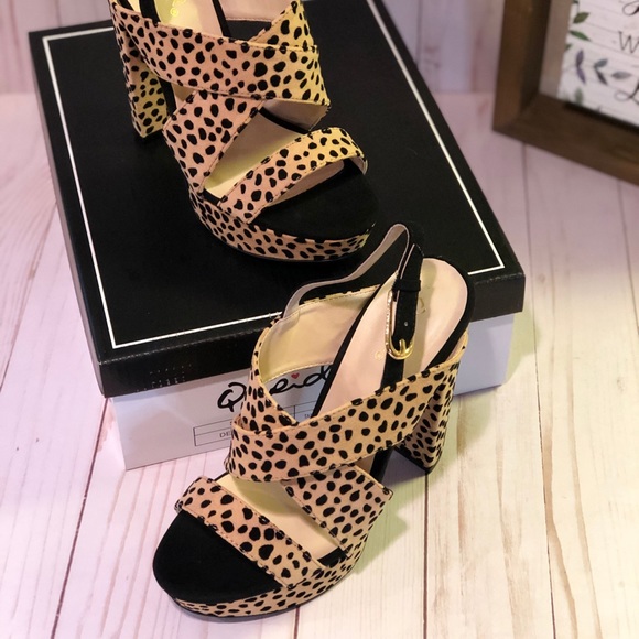Leopard Pumps - Picture 6 of 7